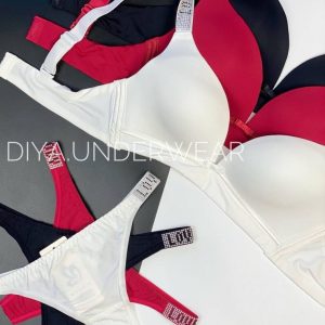 Комплекти спідньої білизни